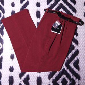Sag Harbor Pants with Belt NWT